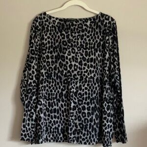 Mario Serrani XXL Leopard Print Top black white gray stretchy split hem boatneck